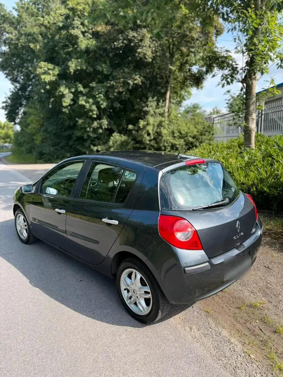 Gebraucht Renault Clio 75 PS (55 kW) 2007 Grau Kleinwagen