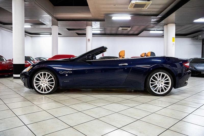 Gebraucht Maserati GranCabrio 441 PS (324 kW) 2010 Blau Cabrio