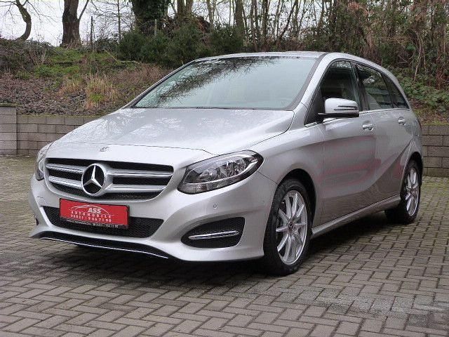 Gebraucht Mercedes B180 Style 122 PS (89 kW) 2017 Silber Van / Kleinbus