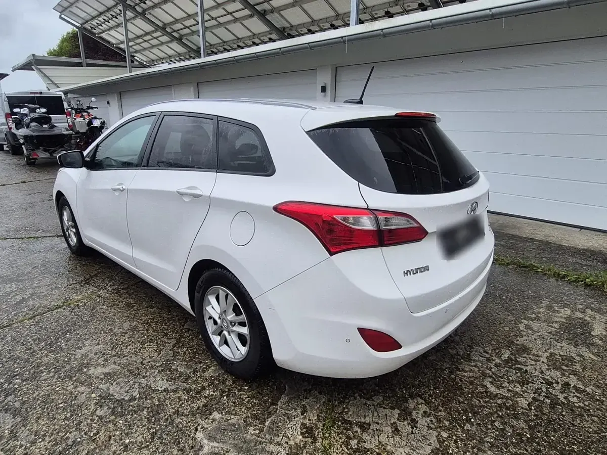 Gebraucht Hyundai i30 Style 110 PS (80 kW) 2013 Weiß Kombi
