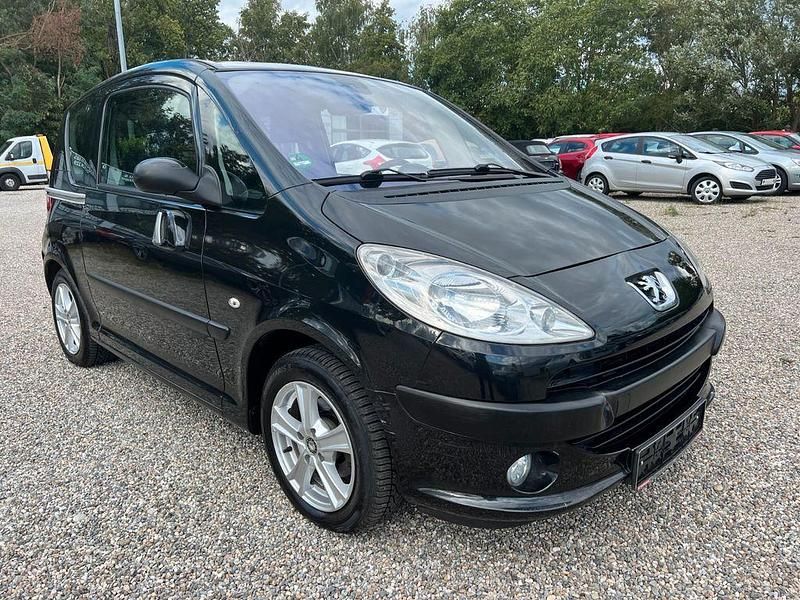 Gebraucht Peugeot 1007 Premium 73 PS (53 kW) 2006 Schwarz Van / Kleinbus