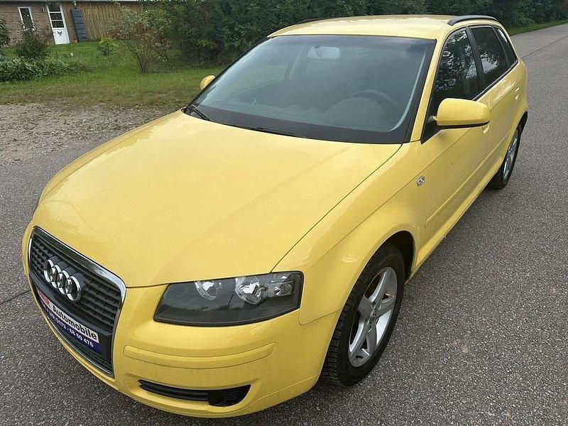 Gelb Gebraucht 2005 Audi A3 Sportback Attraction Limousine | 3.990 € (Fairer Preis) - Bild 1/4