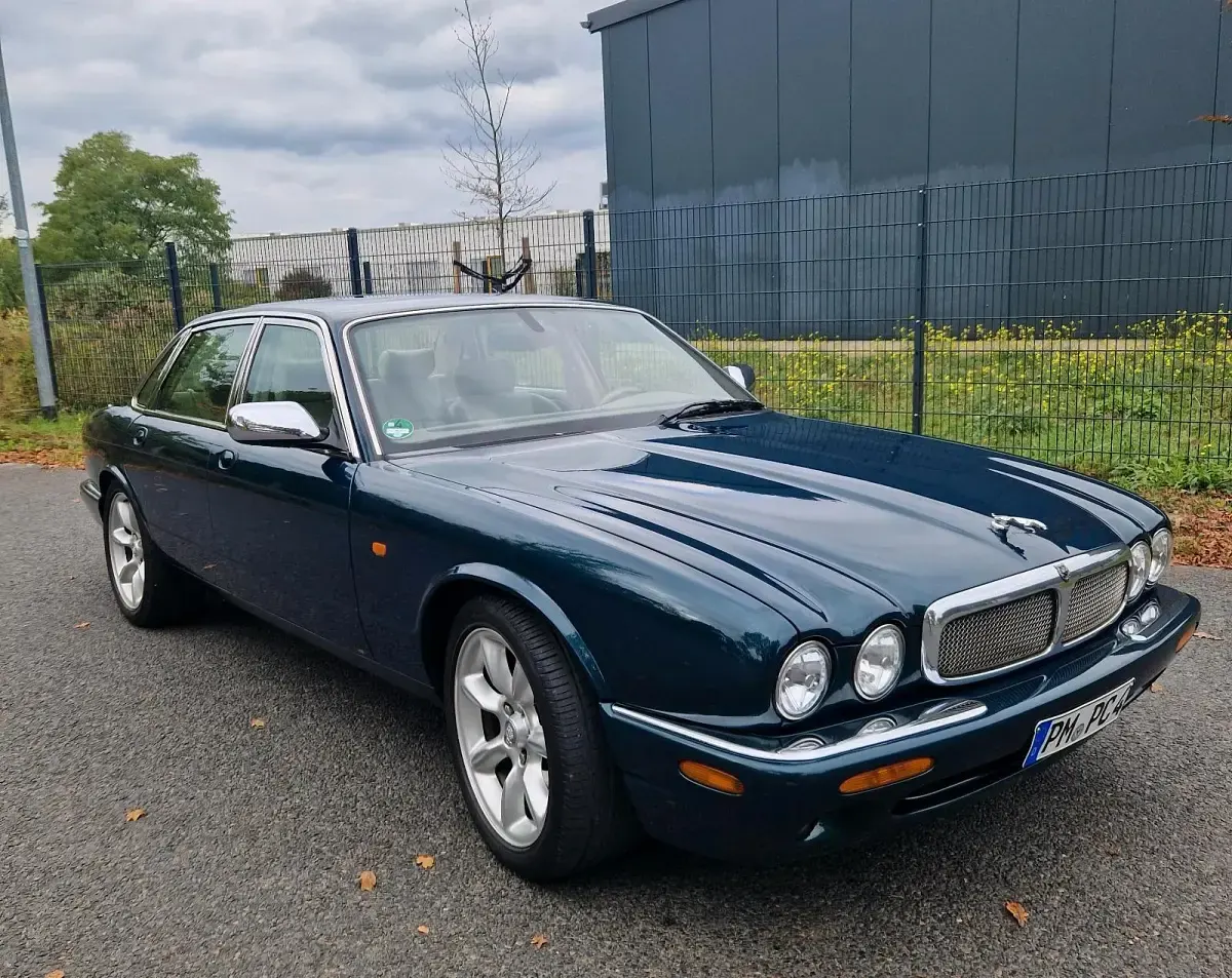 Gebraucht Jaguar XJR 363 PS (266 kW) 2002 Grün Limousine