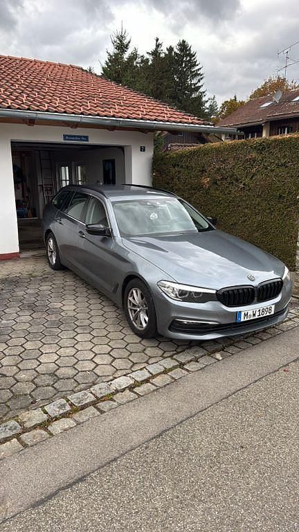 Gebraucht BMW 520 190 PS (139 kW) 2018 Silber Kombi