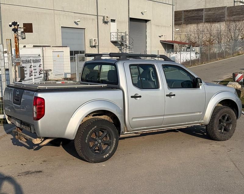 Gebraucht Nissan Navara 190 PS (139 kW) 2011 Silber Pickup