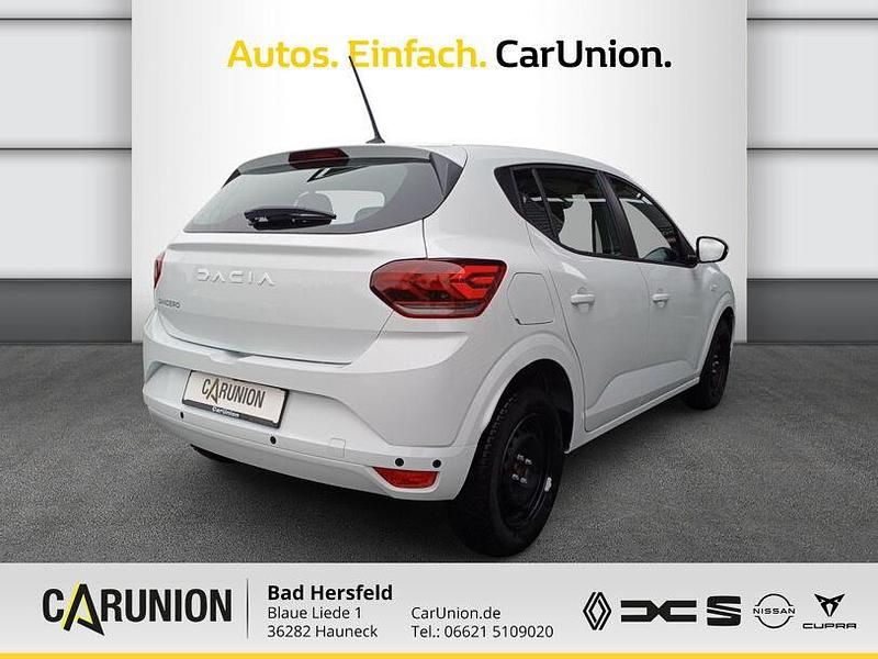 Gebraucht Dacia Sandero Expression 91 PS (66 kW) 2024 Arktisweiß Kleinwagen