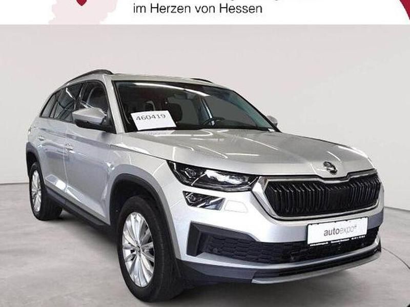 Brilliantsilber metallic Gebraucht 2024 Skoda Kodiaq Ambition SUV | 29.990 € (Superpreis) - Bild 1/4