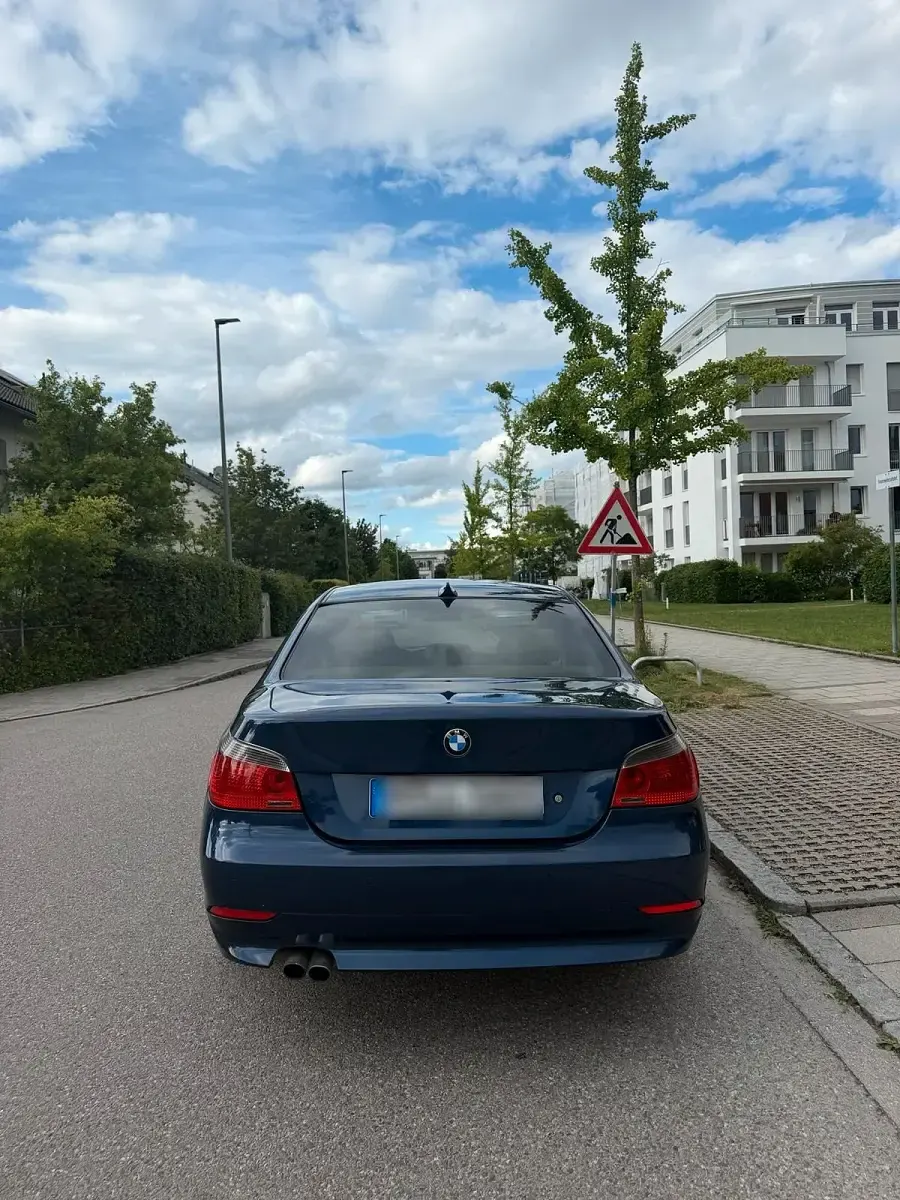 Gebraucht BMW 525 192 PS (141 kW) 2005 Blau Limousine