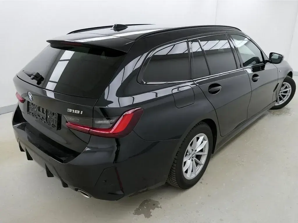 Gebraucht BMW 318 M Sport 156 PS (114 kW) 2025 Schwarz Kombi