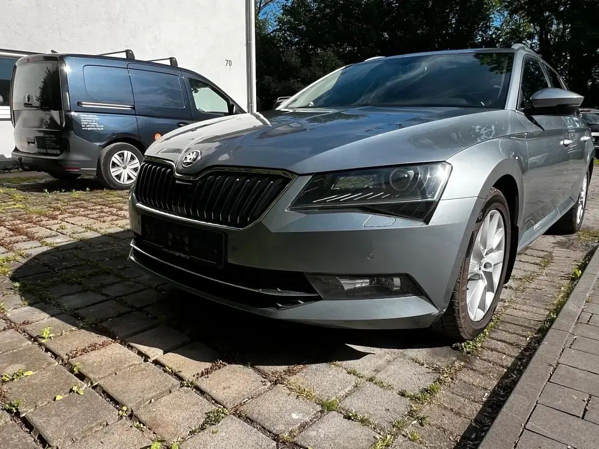 Gebraucht Skoda Superb 150 PS (110 kW) 2016 Grau Kombi