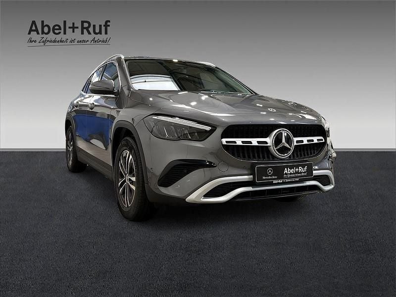 Gebraucht Mercedes GLA200 150 PS (110 kW) 2025 Grau SUV