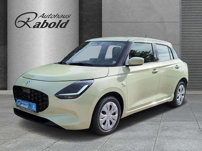 Cool yellow metallic (gelb) Gebraucht 2025 Suzuki Swift Club Limousine | 16.990 € (Fairer Preis) - Bild 1/4