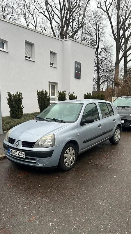 Silber Gebraucht 2004 Renault Clio II Dynamique Kleinwagen | 2.790 € (Fairer Preis) - Bild 1/4
