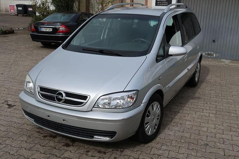 Gebraucht Opel Zafira 101 PS (74 kW) 2005 Silber Van / Kleinbus