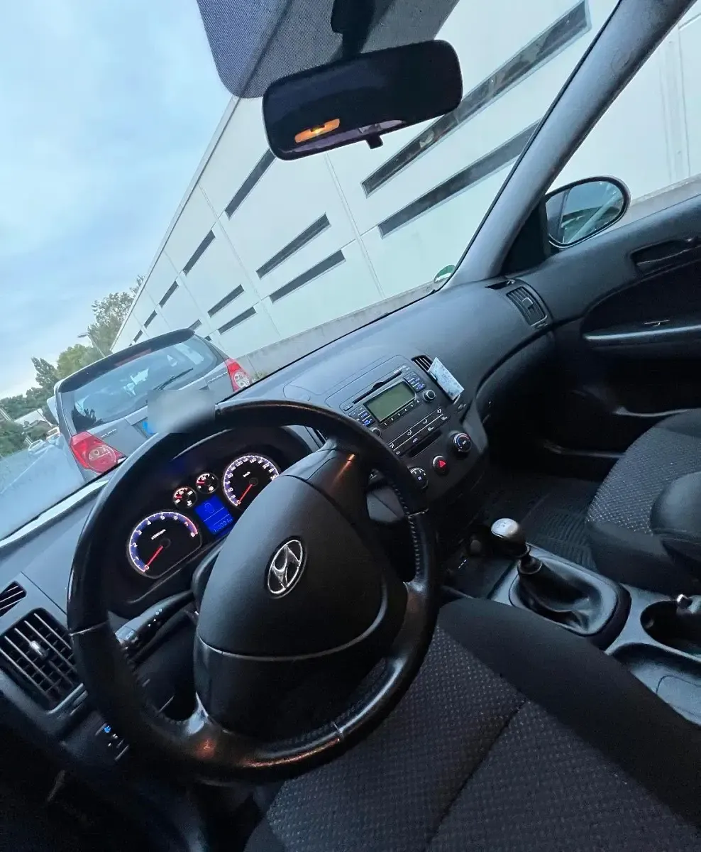 Gebraucht Hyundai i30 109 PS (80 kW) 2008 Schwarz Kombi