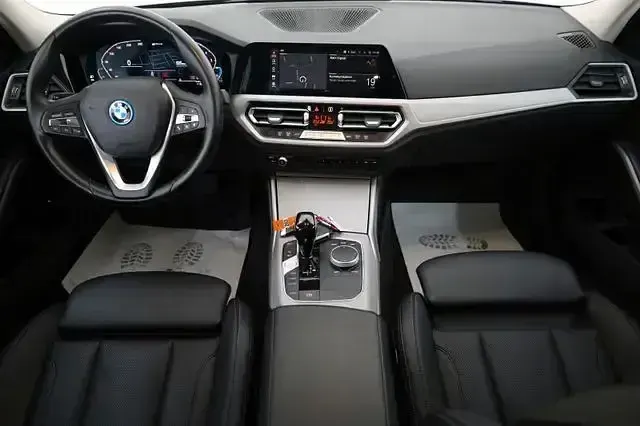 Gebraucht BMW 320e Advantage 204 PS (150 kW) 2022 Grau Kombi