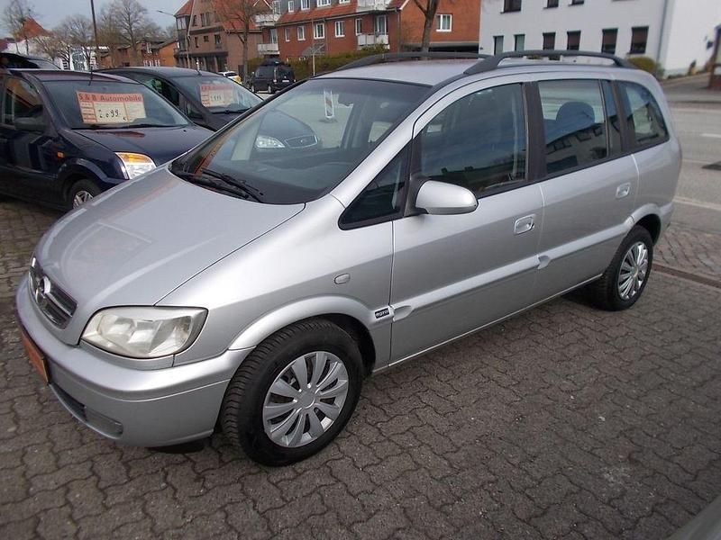 Gebraucht Opel Zafira Elegance 125 PS (91 kW) 2001 Silber Van / Kleinbus