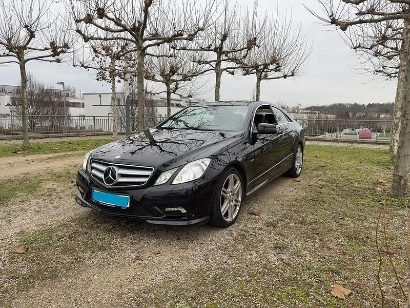 Gebraucht Mercedes E350 AMG 231 PS (169 kW) 2010 Schwarz Coupé