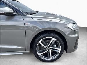Neu Audi A1 Sportback S-Line 150 PS (110 kW) 2026 Grau (chronosgrau metallic) Kleinwagen