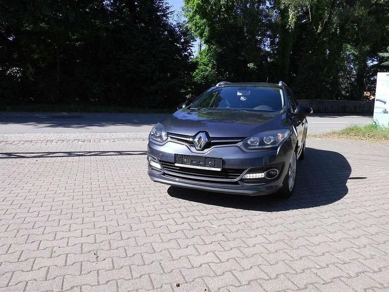 Grau Gebraucht 2015 Renault Mégane GrandTour Kombi | 5.300 € (Guter Preis) - Bild 1/4