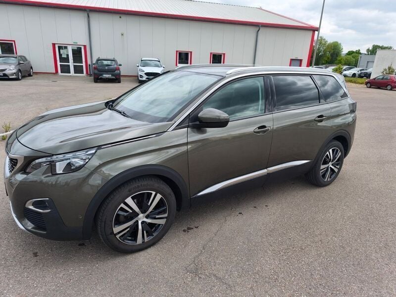 Grau Gebraucht 2018 Peugeot 5008 Allure Van / Kleinbus | 19.500 € (Superpreis) - Bild 1/4