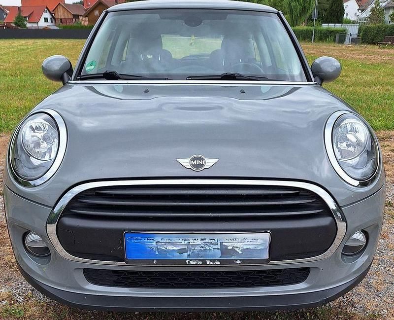 Grau Gebraucht 2018 Mini One D Pepper Kleinwagen | 8.500 € (Guter Preis) - Bild 1/4