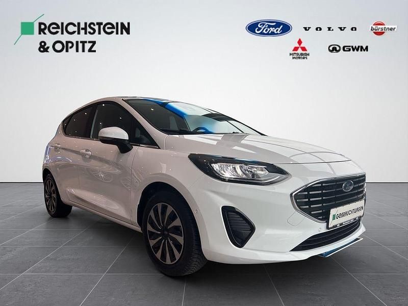 Gebraucht Ford Fiesta Titanium 125 PS (91 kW) 2022 Frost weiß Kleinwagen