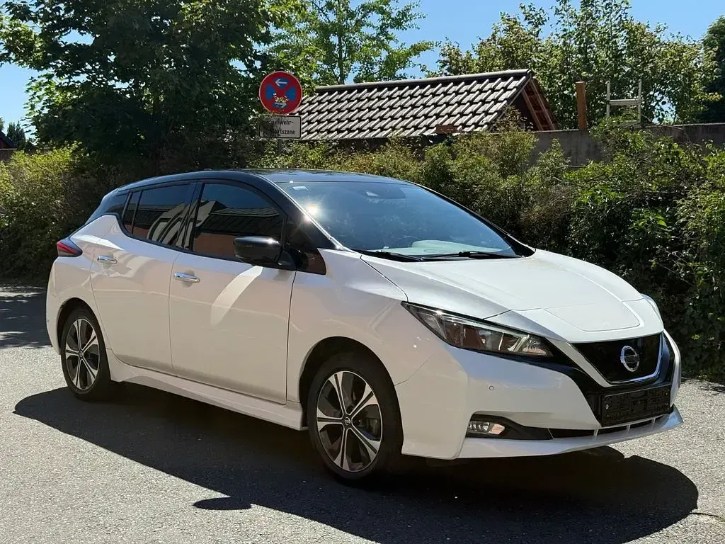 Gebraucht Nissan Leaf 110 kW (150 PS) 2021 Weiß Kleinwagen