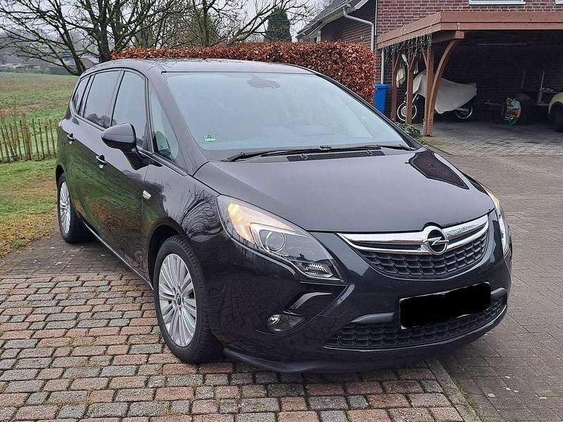 Schwarz Gebraucht 2016 Opel Zafira Tourer S Van / Kleinbus | 6.700 € (Superpreis) - Bild 1/4