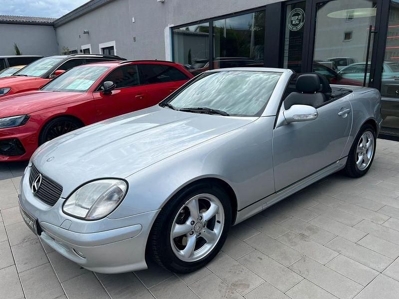 Gebraucht Mercedes SLK320 218 PS (160 kW) 2001 Silber Cabrio