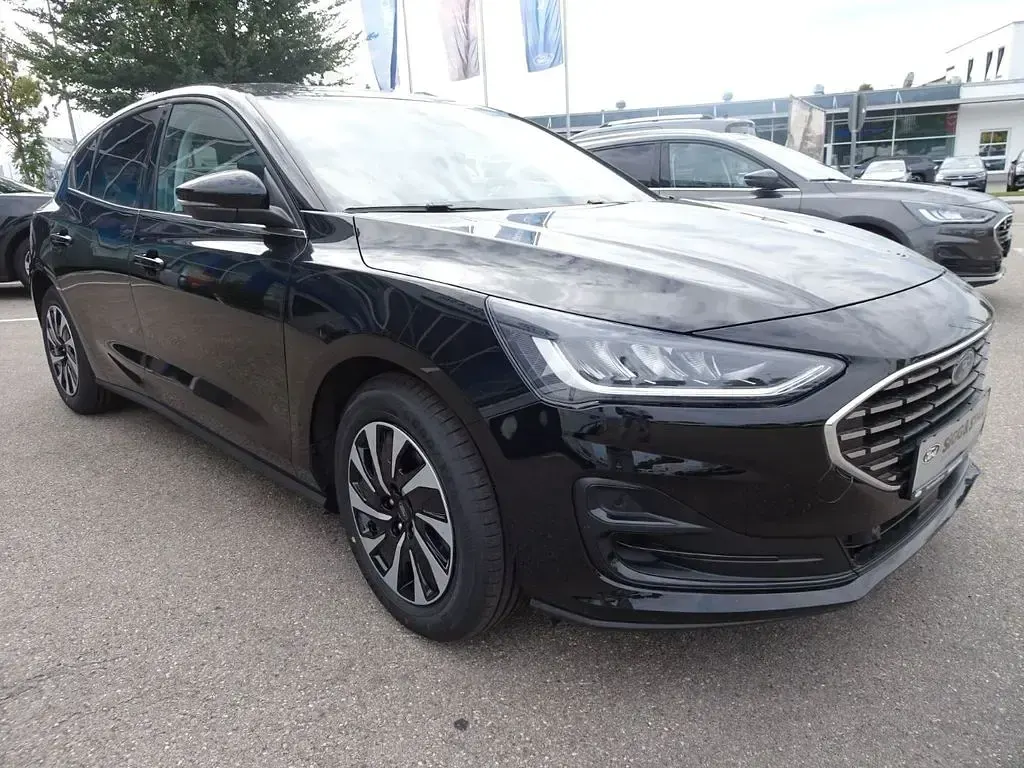 Neu Ford Focus Titanium 155 PS (114 kW) 2025 Agate black metallic Limousine