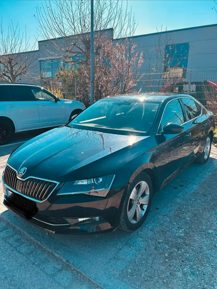 Gebraucht Skoda Superb 150 PS (110 kW) 2018 Schwarz Limousine