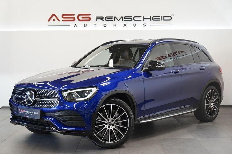 Blau Gebraucht 2019 Mercedes GLC300 AMG line SUV | 39.900 € (Etwas zu teuer) - Bild 1/3