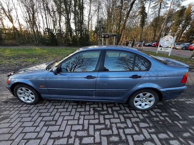 Gebraucht BMW 318 143 PS (105 kW) 2001 Blau Limousine