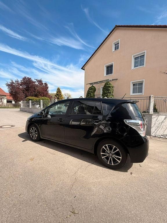 Gebraucht Toyota Verso Comfort 111 PS (81 kW) 2014 Schwarz Van / Kleinbus