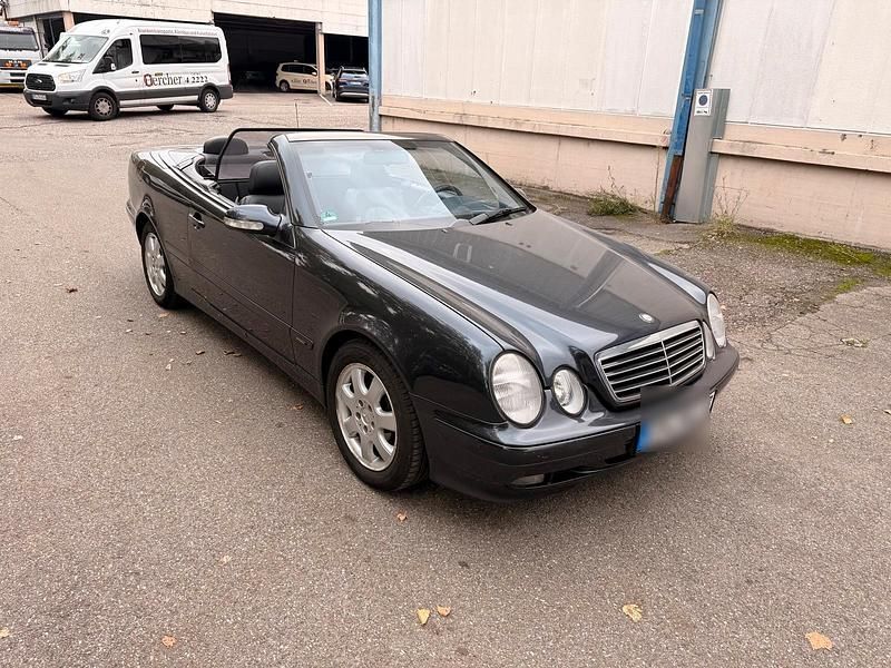 Blau Gebraucht 1999 Mercedes CLK200 Cabrio | 3.800 € (Fairer Preis) - Bild 1/4