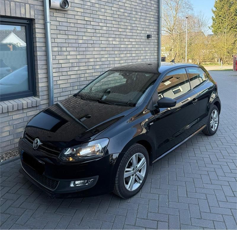 Gebraucht VW Polo Life 90 PS (66 kW) 2013 Schwarz Kleinwagen