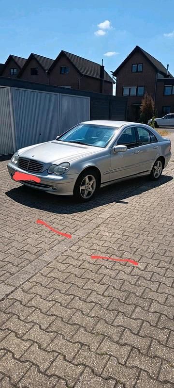 Silber Gebraucht 2001 Mercedes C220 Limousine | 1.950 € (Fairer Preis) - Bild 1/4