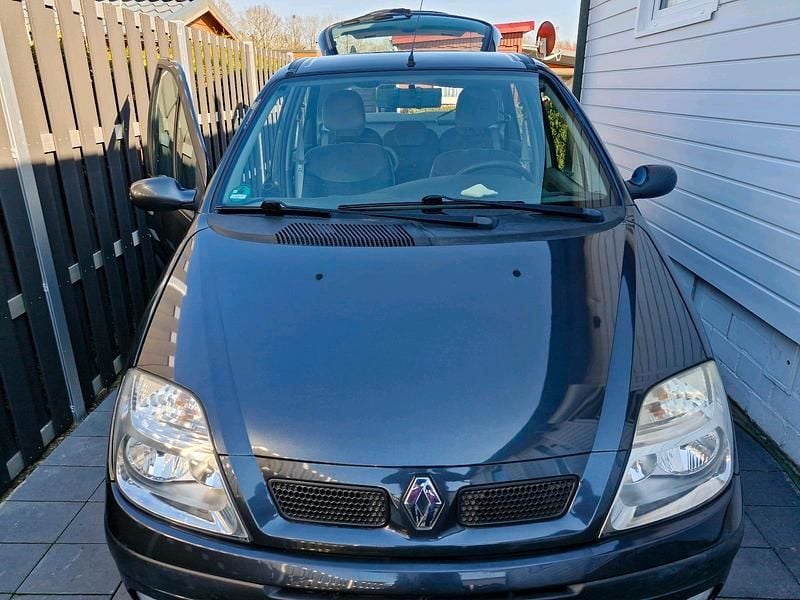 Gebraucht Renault Clio 107 PS (78 kW) 2002 Grau Van / Kleinbus