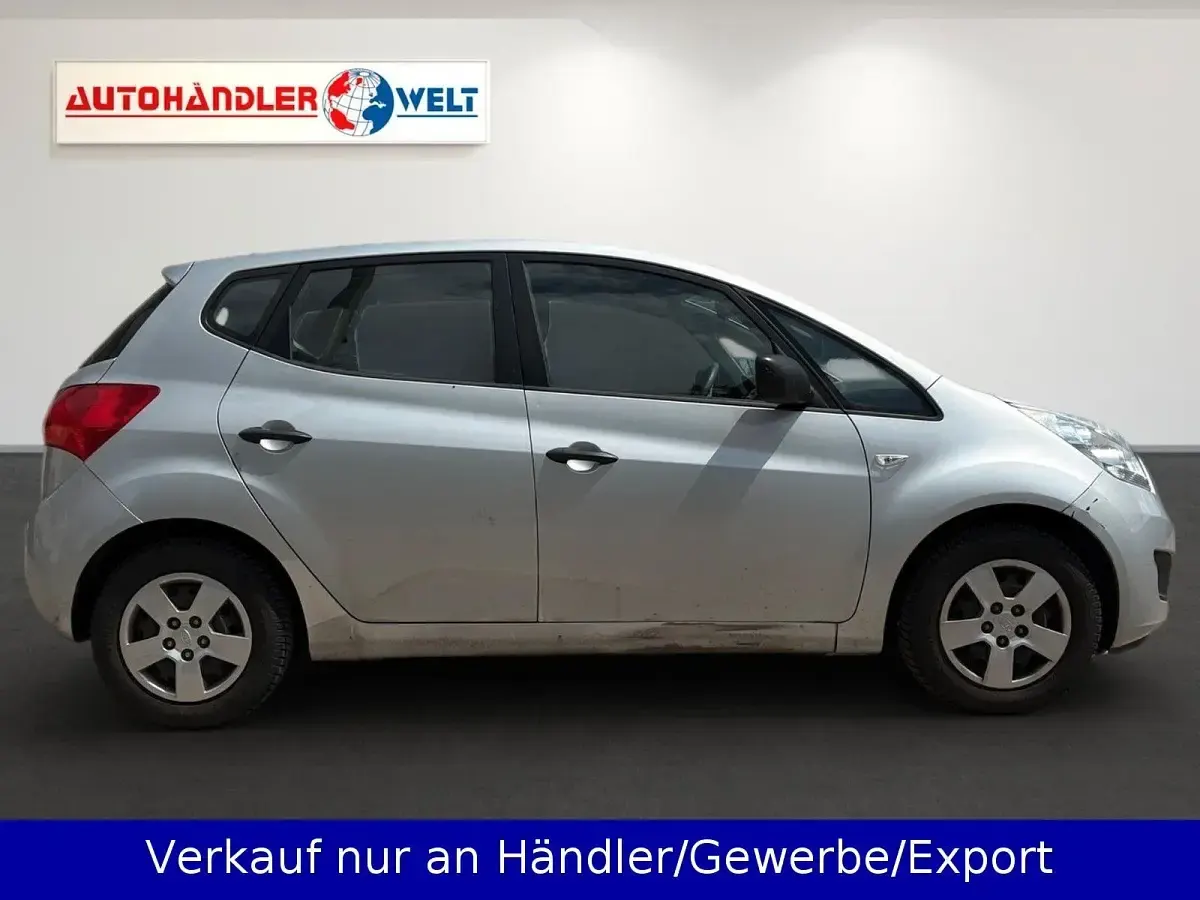 Gebraucht Kia Venga Vision 90 PS (66 kW) 2010 Silber Kleinwagen