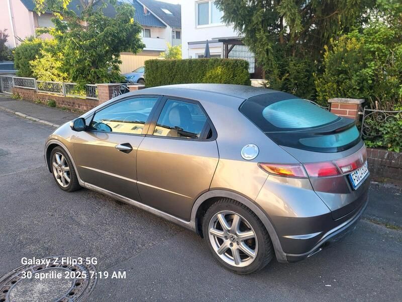 Grau Gebraucht 2008 Honda Civic Kleinwagen | 4.100 € (Etwas zu teuer) - Bild 1/4