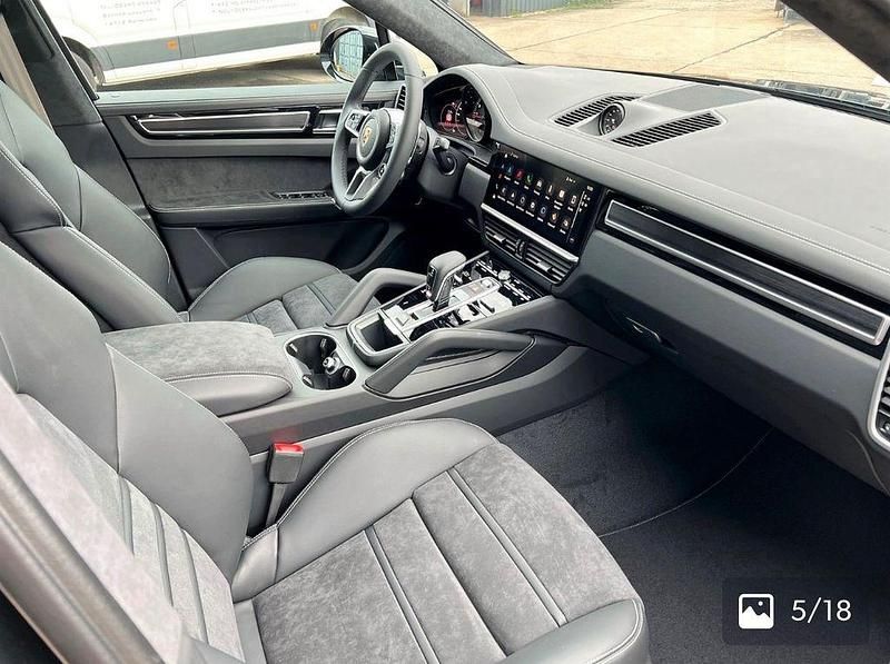 Gebraucht Porsche Cayenne 460 PS (338 kW) 2023 Schwarz SUV