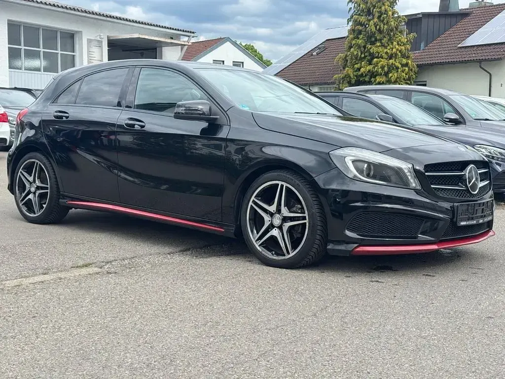 Gebraucht Mercedes A180 AMG line 122 PS (89 kW) 2014 Schwarz Limousine