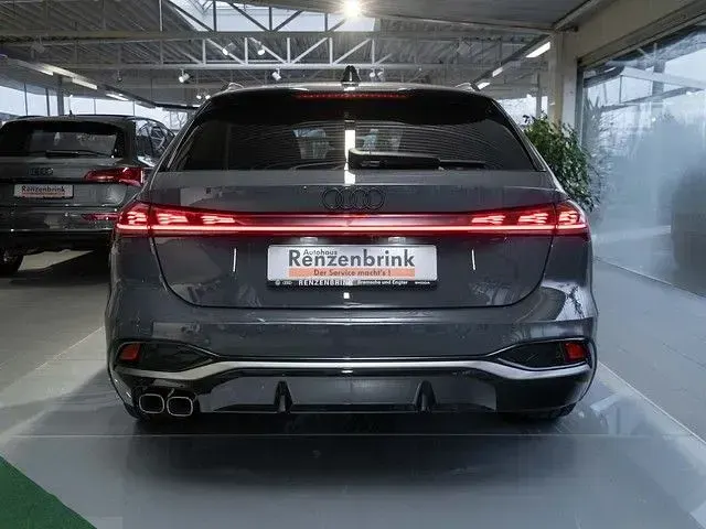 Gebraucht Audi A5 Edition .1 204 PS (150 kW) 2024 Grau Kombi