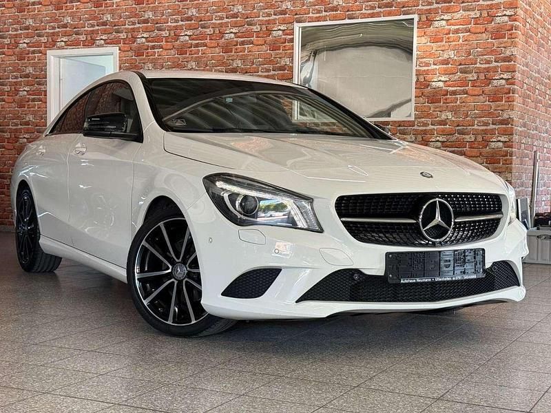 Calcitweiss unilack Gebraucht 2015 Mercedes CLA200 Limousine | 15.580 € (Fairer Preis) - Bild 1/4