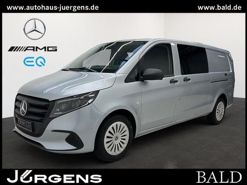 Silber hightechsilber metallic Gebraucht 2024 Mercedes Vito Van / Kleinbus | 51.884 € - Bild 1/4