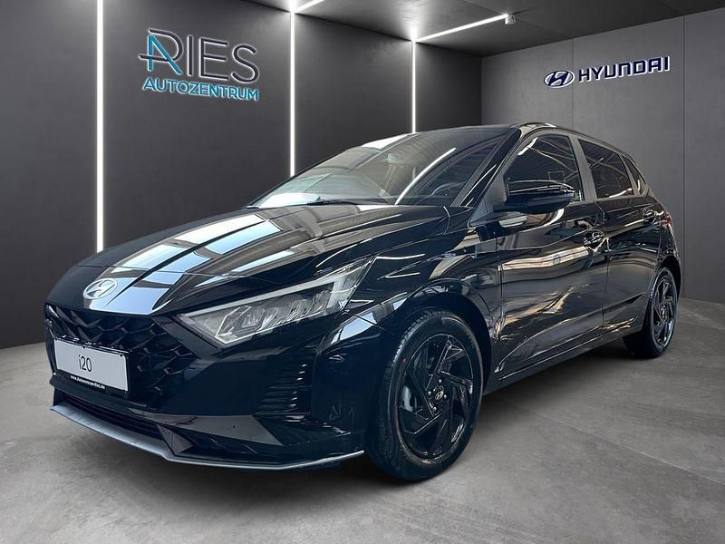 Neu Hyundai i20 Blackline 90 PS (66 kW) 2026 Schwarz Limousine