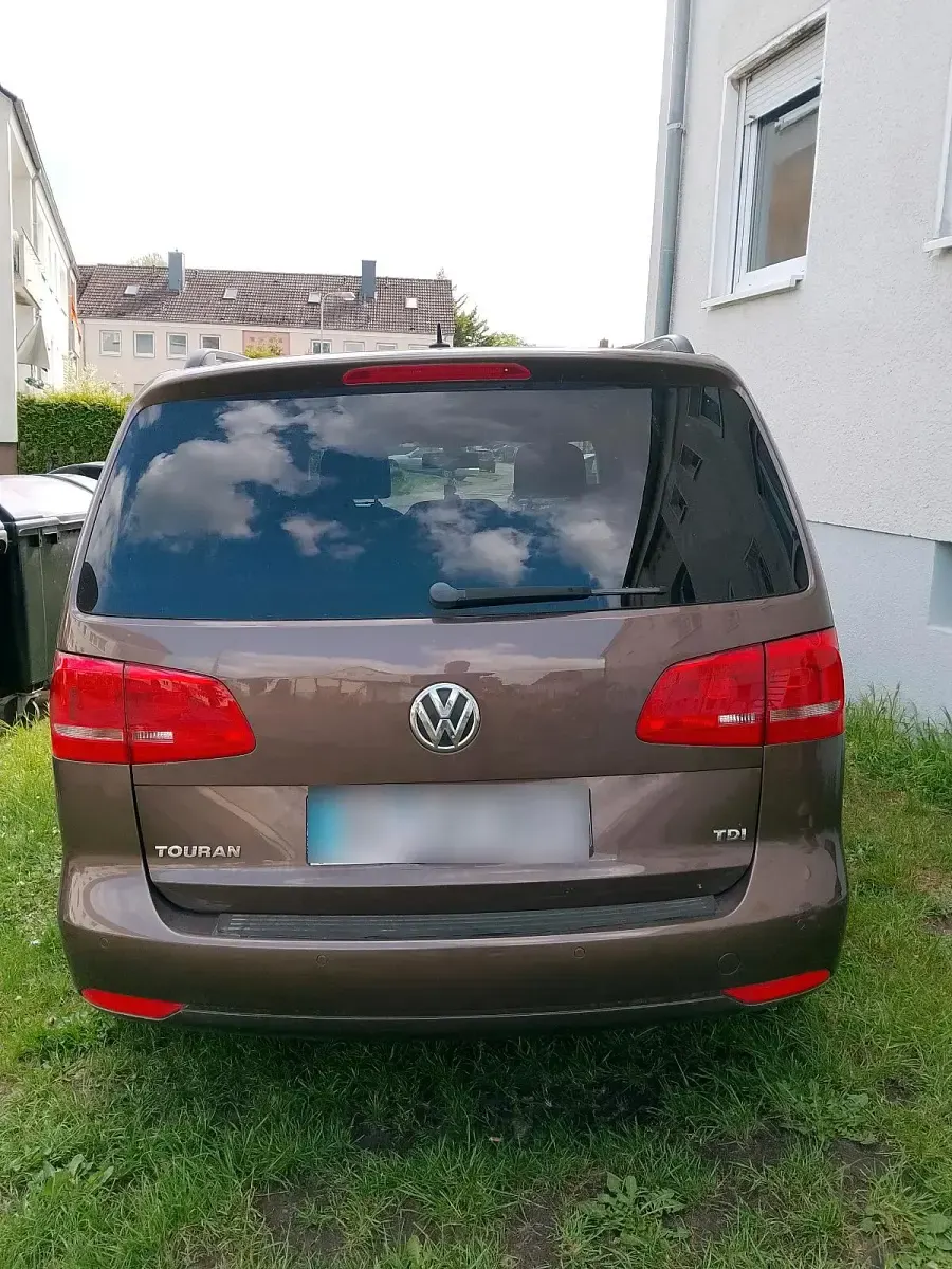 Gebraucht VW Touran 105 PS (77 kW) 2013 Braun Van / Kleinbus