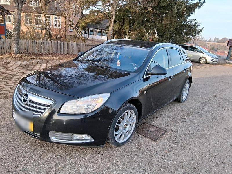 Gebraucht Opel Insignia 160 PS (117 kW) 2011 Schwarz Kombi