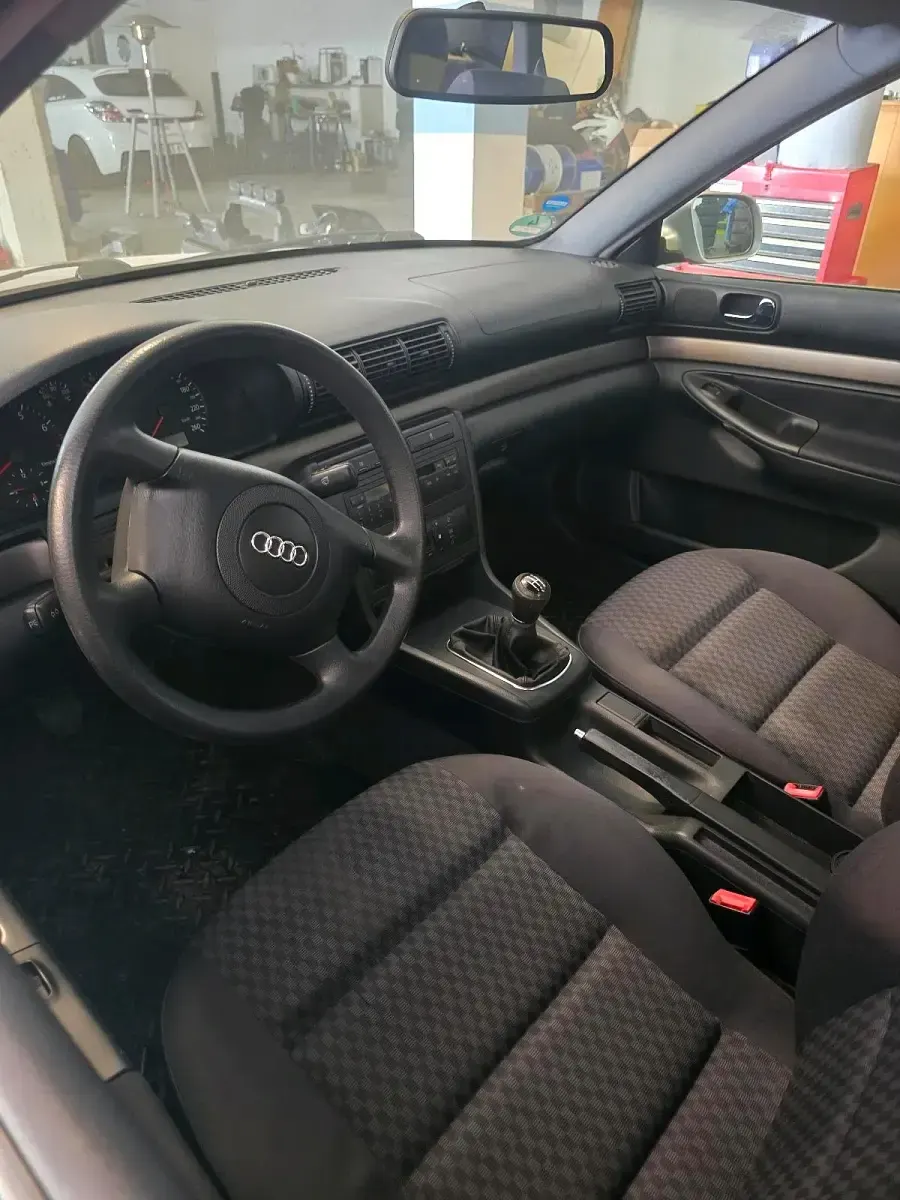 Gebraucht Audi A4 105 PS (77 kW) 1999 Grau Limousine